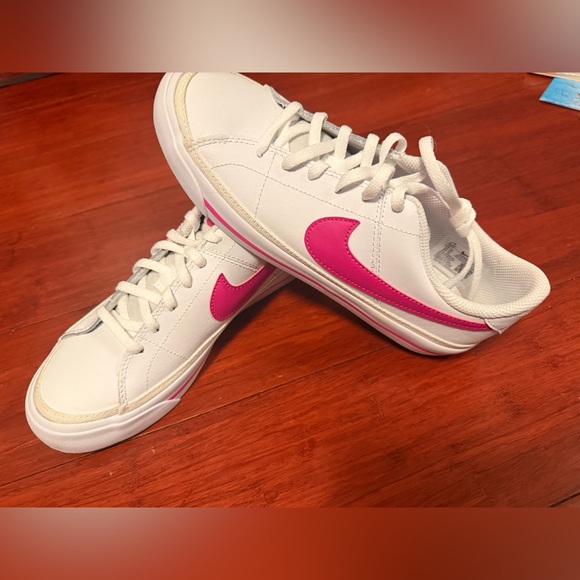 Nike Big Kids White Sneakers with Pink Swoosh - Picture 4 of 5